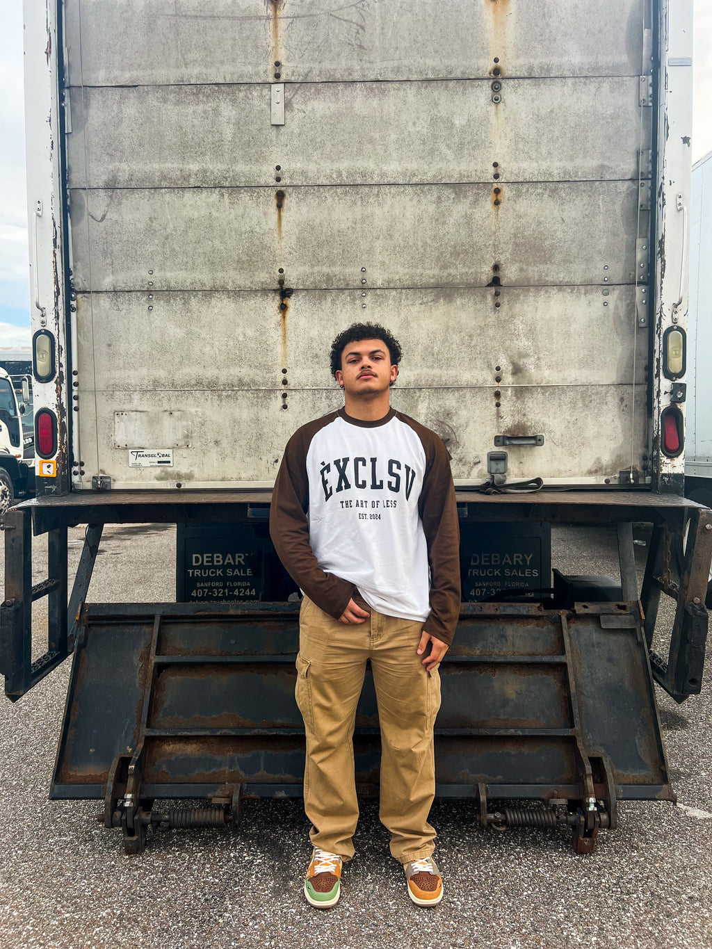 ÈXCLSV Heritage Raglan Brown