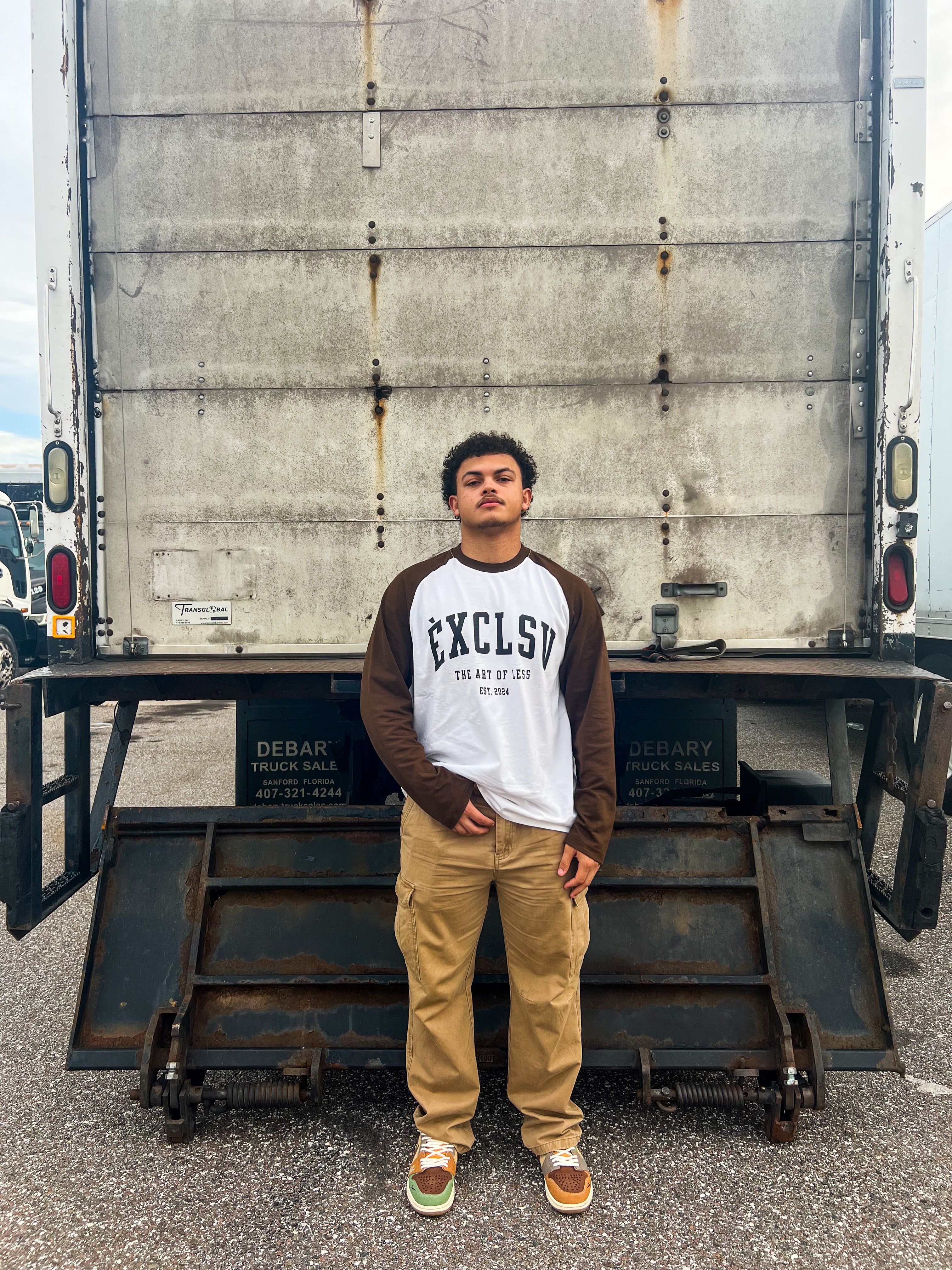 ÈXCLSV Heritage Raglan Brown