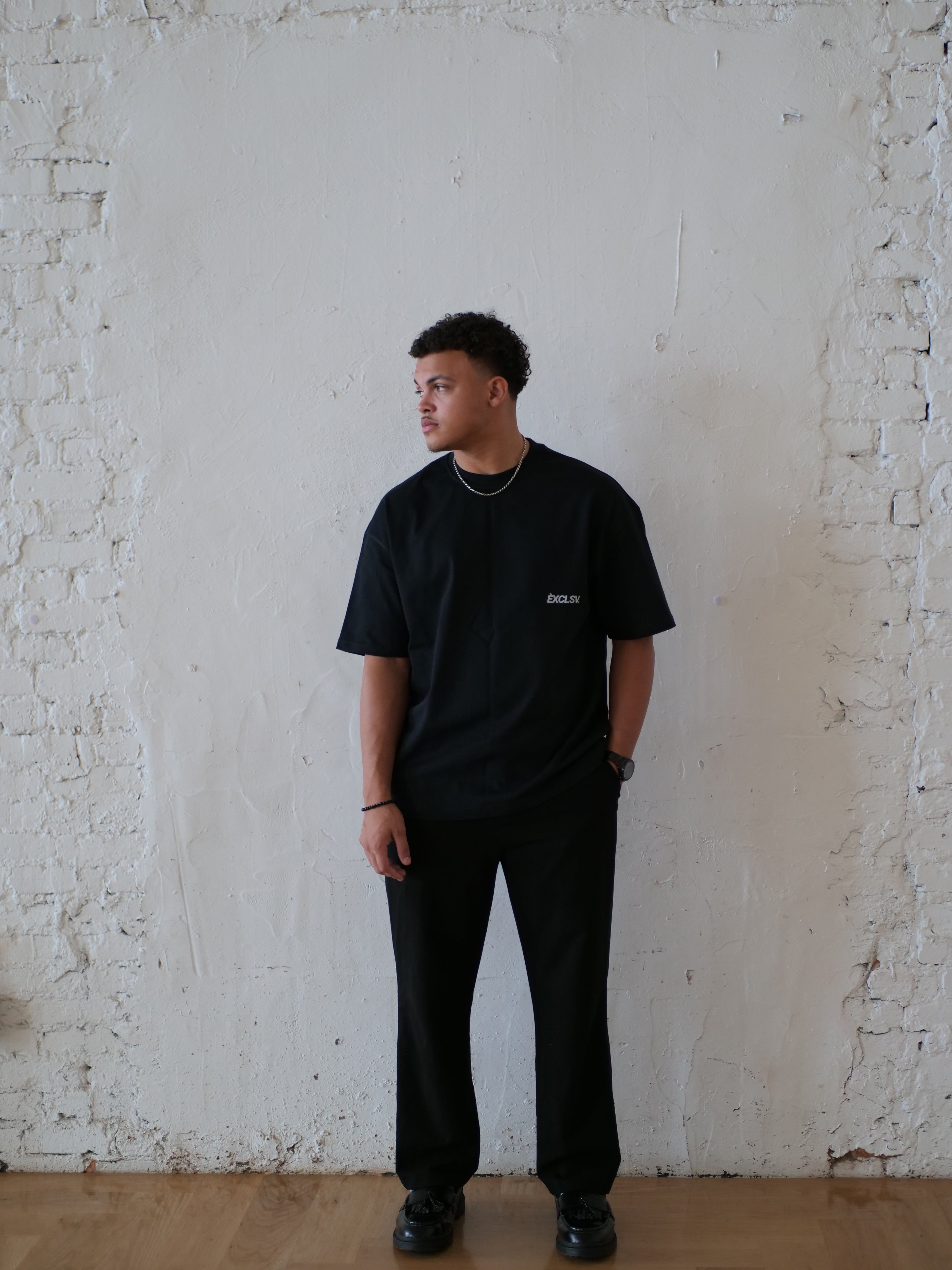Èxclsv Noir Signature Tee